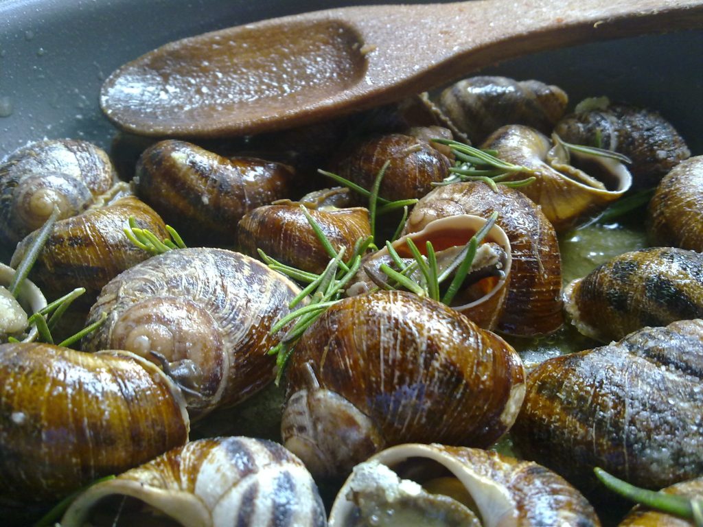Chochlioi Boubouristi-smażone ślimaki