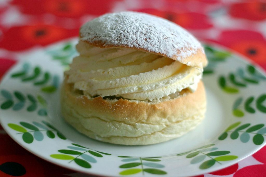 2. Semla