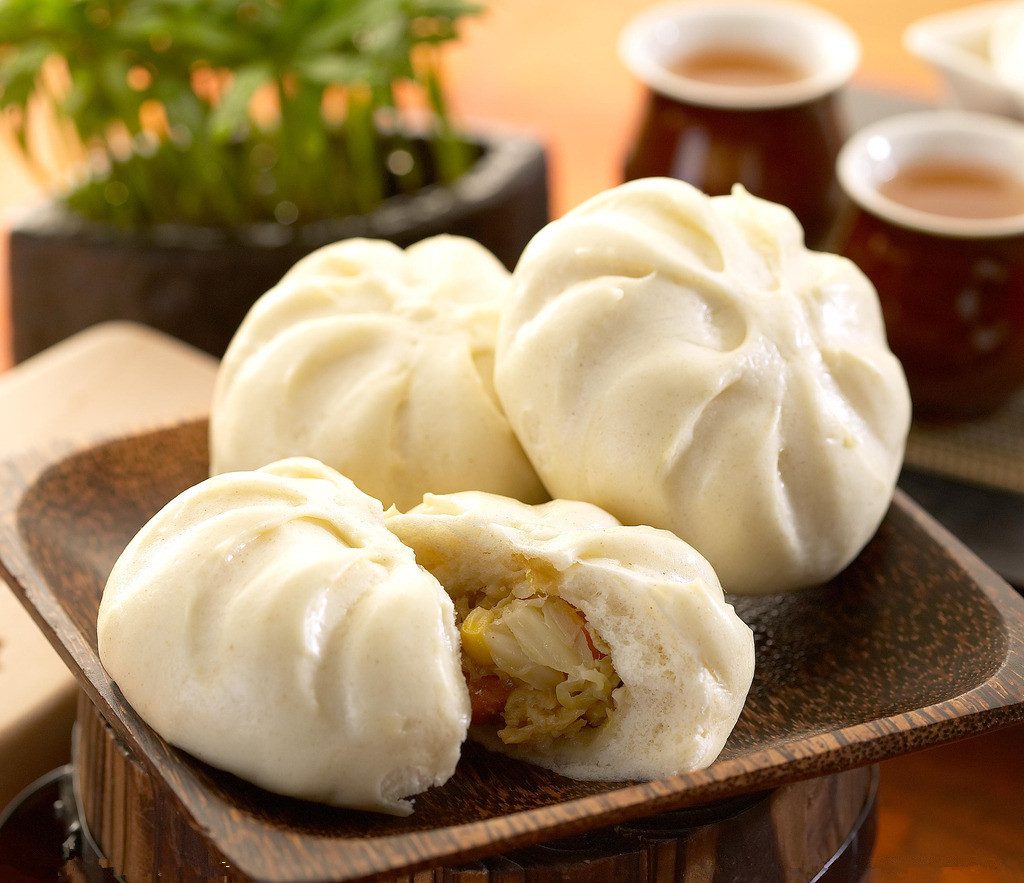 Steamed stuffed buns